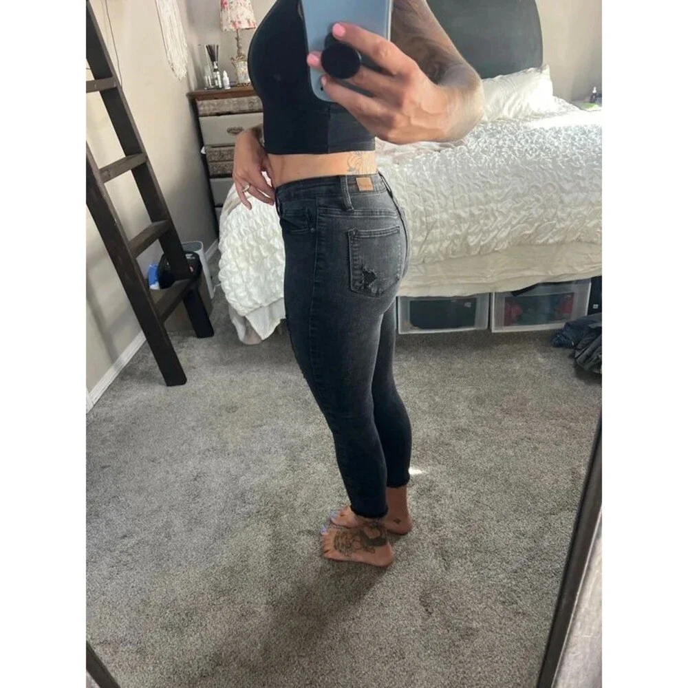 Judy blue black distressed jeans size 26